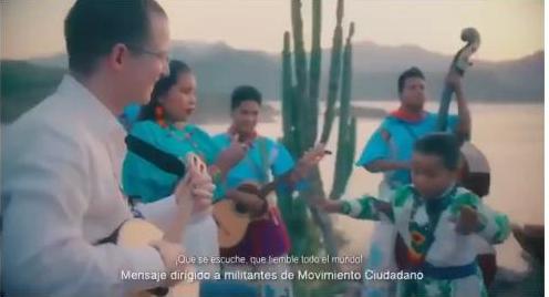 Yuawi y Anaya se avientan un ‘palomazo'... en nuevo spot.