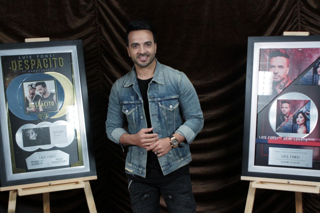 Luis Fonsi. 
