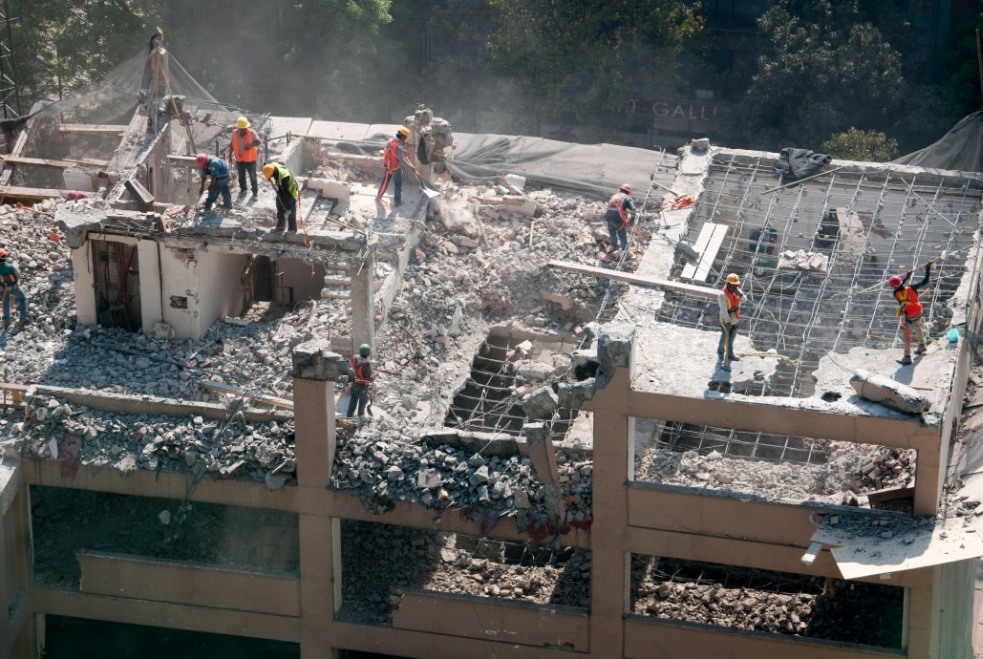 Los afectados deberán de contar con los certificados Cedra y Curvi, así como la Manifestación de Reconstrucción de Vivienda.
