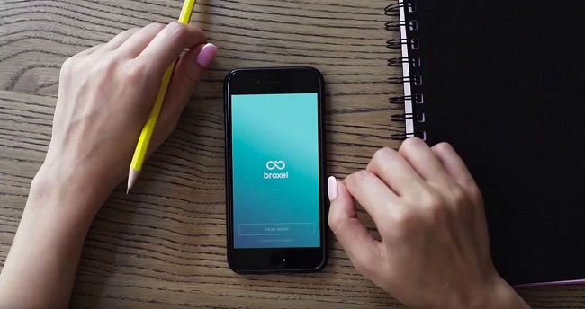 Por medio de una App, Broxel otorga a las personas una Tarjeta Física o Virtual según sea el caso.
