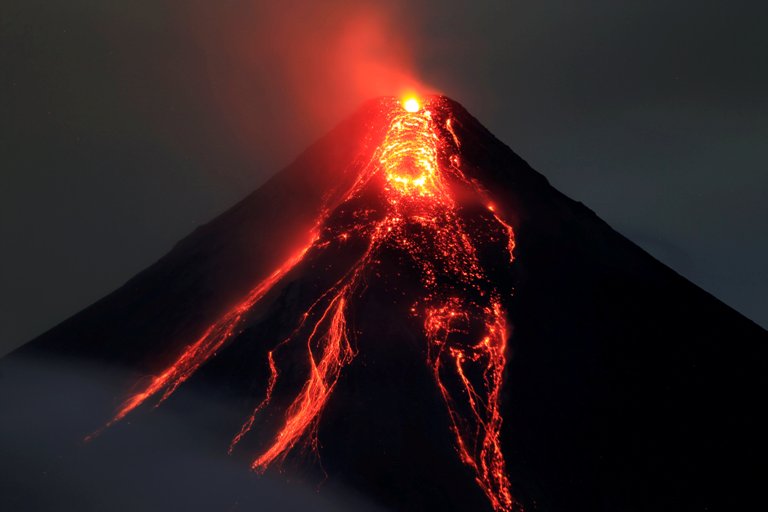 El Monte Mayón es el volcán más activo de todo Filipinas.