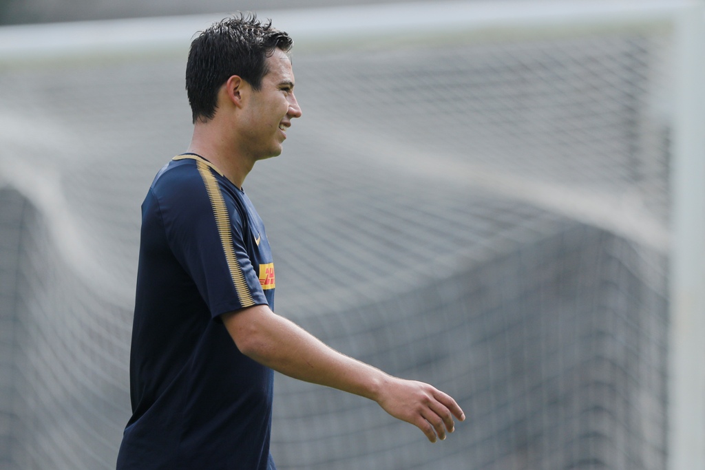 Erick Torres entrena con Pumas