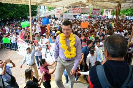 En las dos primeras visitas del quinto día de gira de precampaña por tierras chiapanecas, Escandón Cadenas dijo que “con la alianza ‘Juntos Haremos Hi