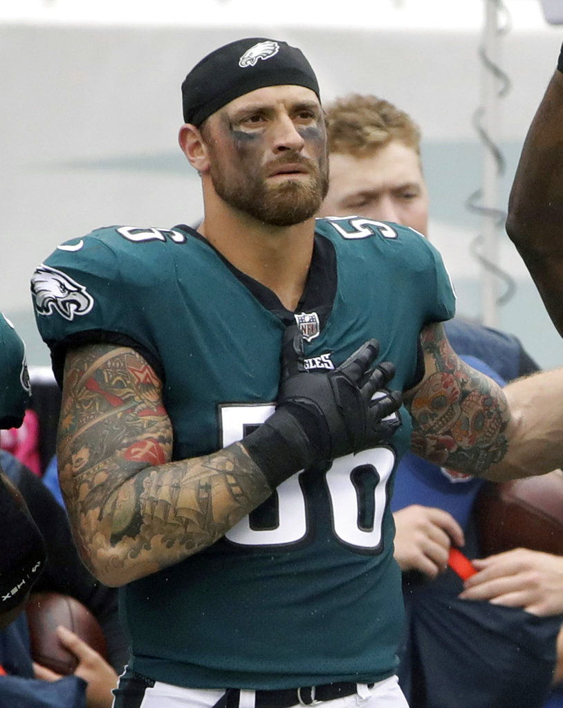 Chris Long dona todo su salario para apoyar a quienes lo necesitan