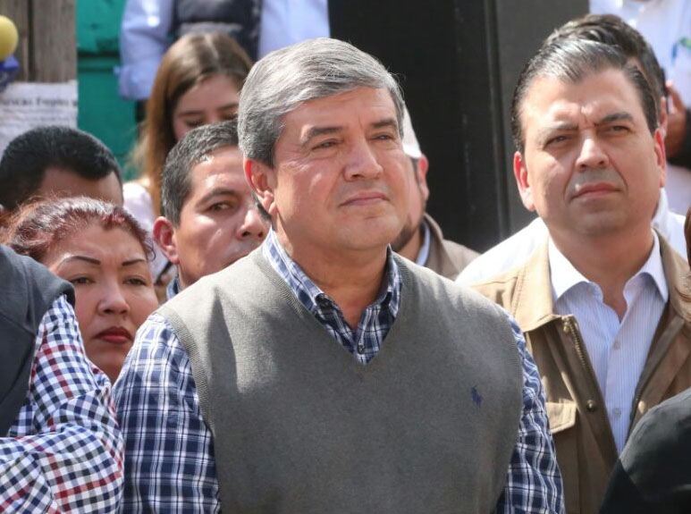 El gobernador interino, Manuel González Flores.