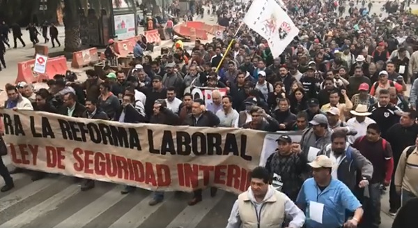 La manifestación de los electricista provocó cierres de la circulación de vehículos en Paseo de la Reforma.