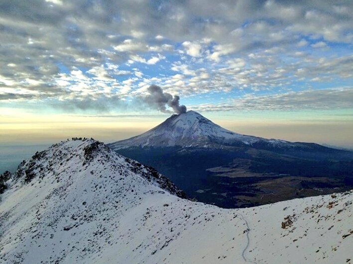 Protección Civil dijo que el Semáforo de alerta volcánica se mantiene en Amarillo Fase 2. 