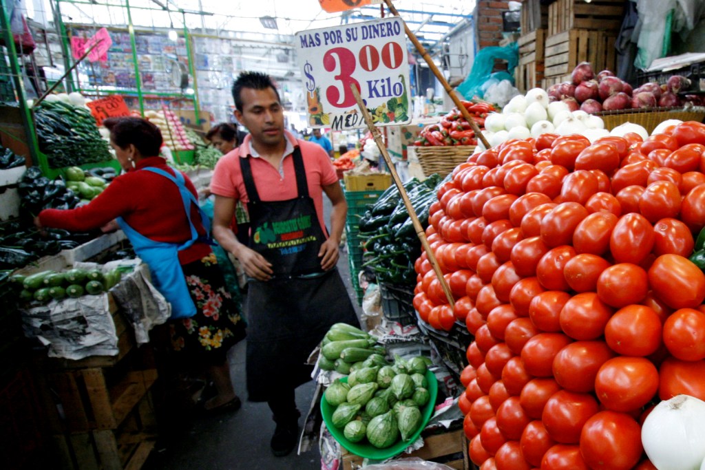 Producots de la canasta básica incrmenetaron su precios, afectando la economía de los poblanos.