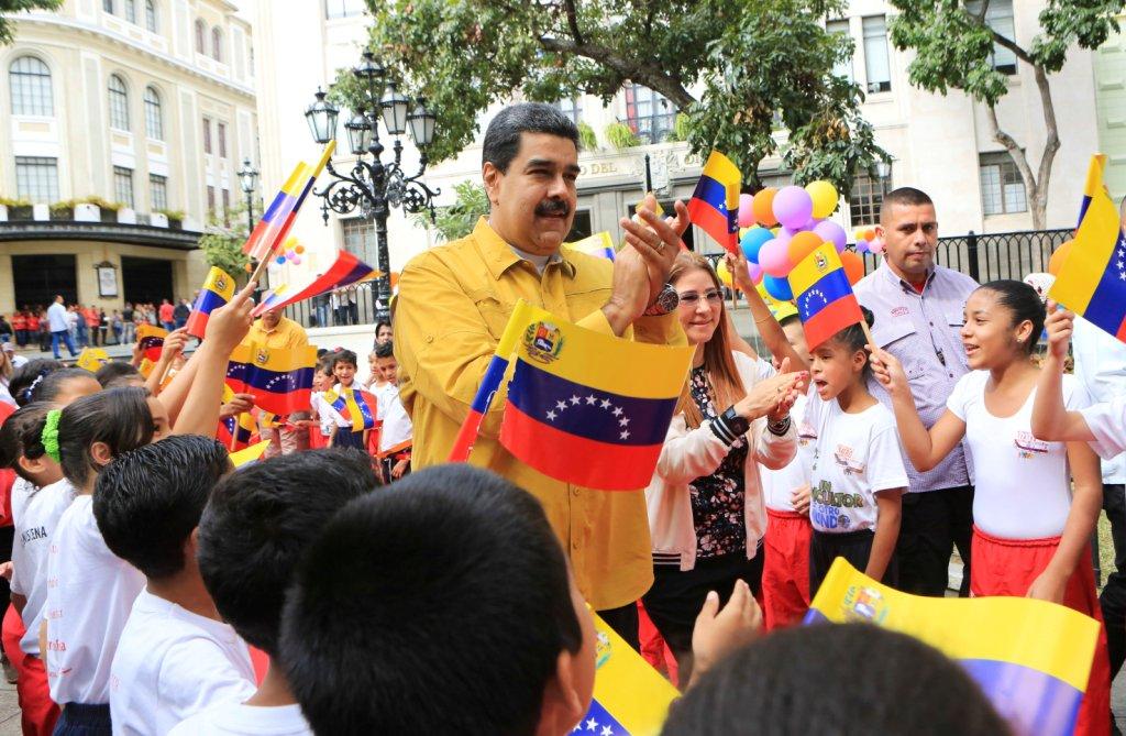 El presidente de Venezuela, Nicolás Maduro, en un acto con simpatizantes en la Plaza Bolívar.  