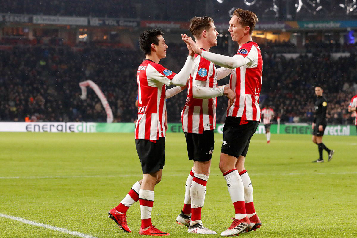 'Chucky' Lozano colaboró con dos asistencias en la victoria del PSV