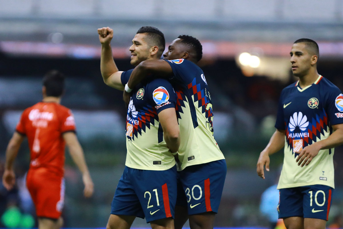 Henry Martín anotó triplete contra Lobos