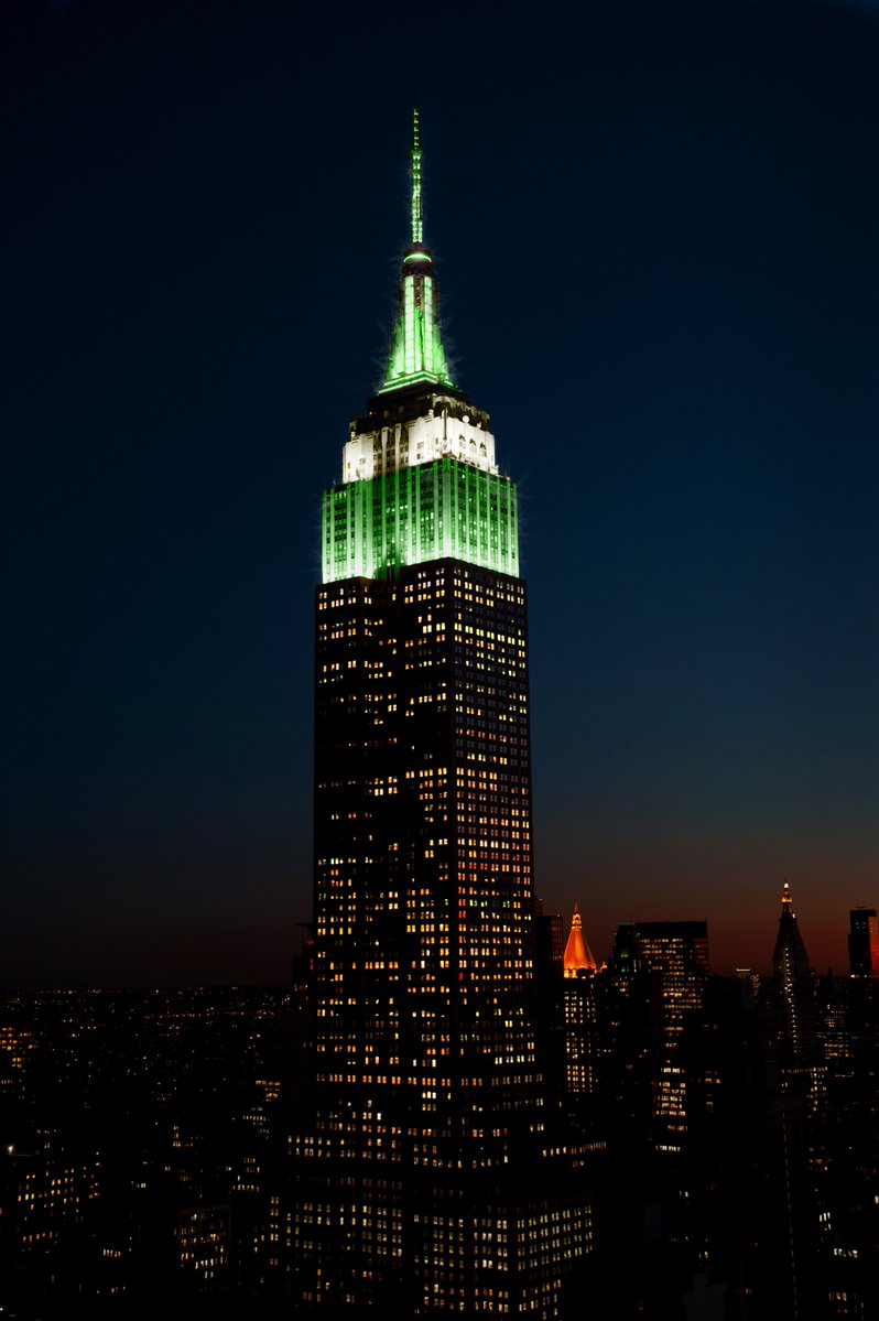 Empire State se ilumina de verde tras el campeonato de Eagles