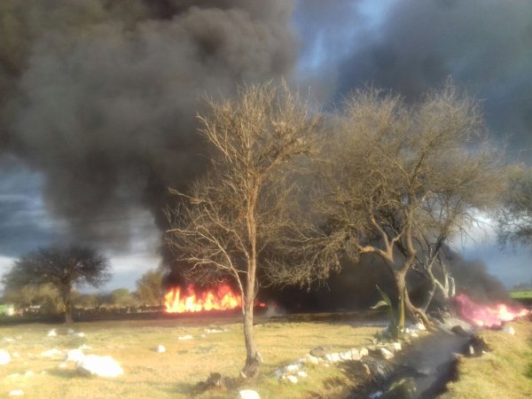 El incendio de la toma clandestina ocurrió en las inmediaciones del poblado Ulapa del municipio de Tetepango, Hidalgo.