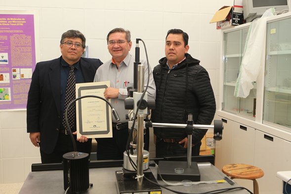 Científicos mexicanos usan oro para destruir células de cáncer de mama.
