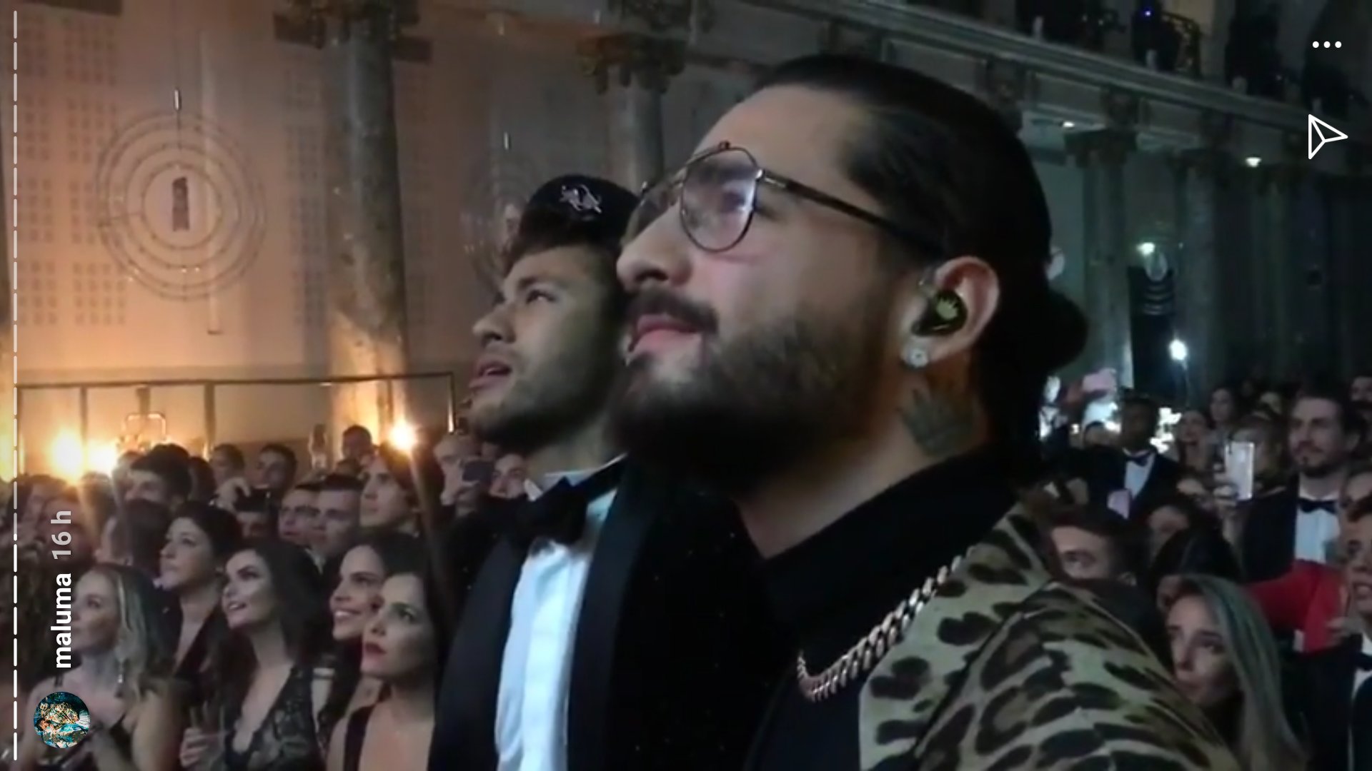 Neymar junto con el cantante de reguetón Maluma