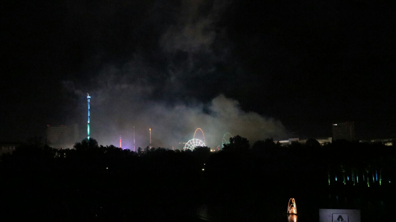 Cuando finalizó el espectáculo de la Feria, el humo se lograba percibir desde varios puntos de la ciudad. 