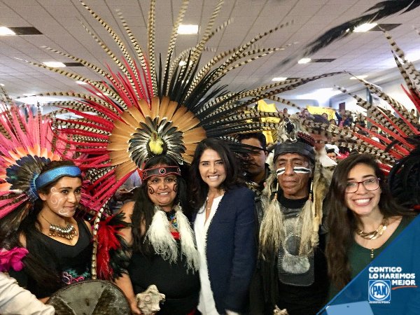 Alejandra Barrales tuvo un encuentro con jóvenes en la delegación Benito Juárez,