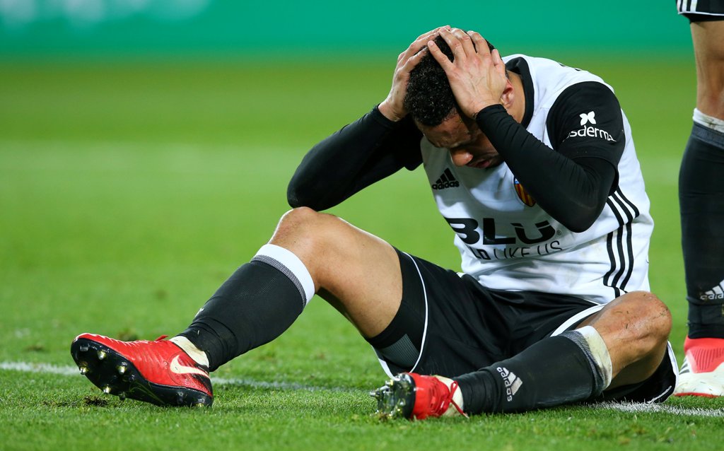 Jugador de Valencia en lamento  