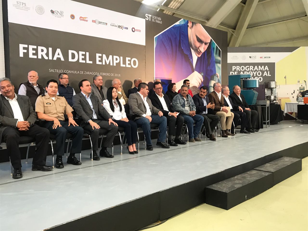 Participan 40 empresas con 2 mil 400 vacantes.