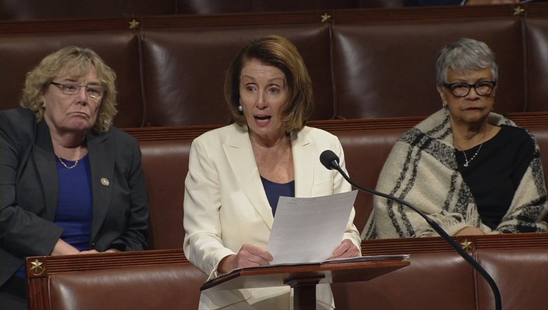 Pelosi, de 77 años, durante su intervención ante el pleno.