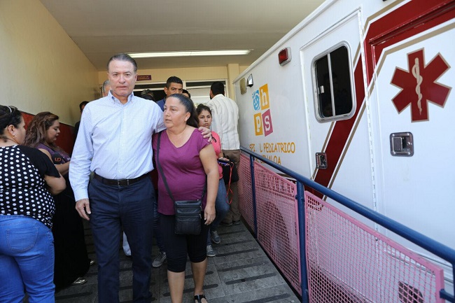El gobernador realizó un recorrido de supervisión por las instalaciones de este nosocomio para constatar las condiciones en las que opera. 