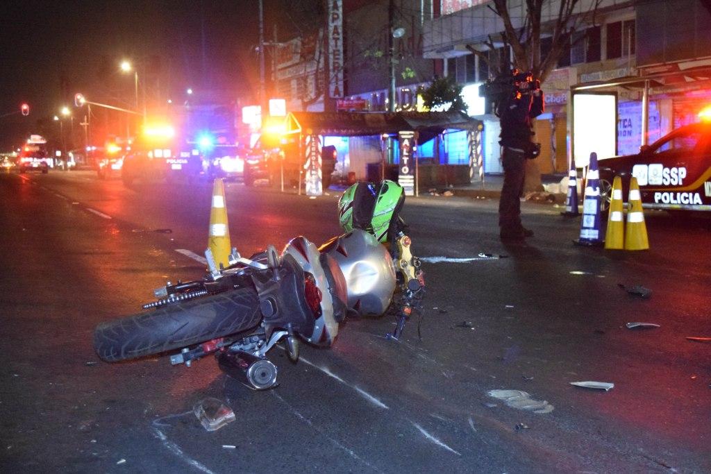 El motociclista arrolló a dos mujeres policías cuando le marcaron el alto para ingresar al alcoholímetro.