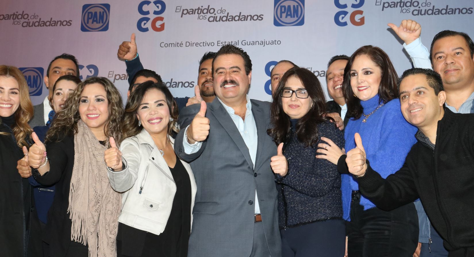 Uno de los interesados en la elección consecutiva es Ysmael López (centro), alcalde de San Pancho 