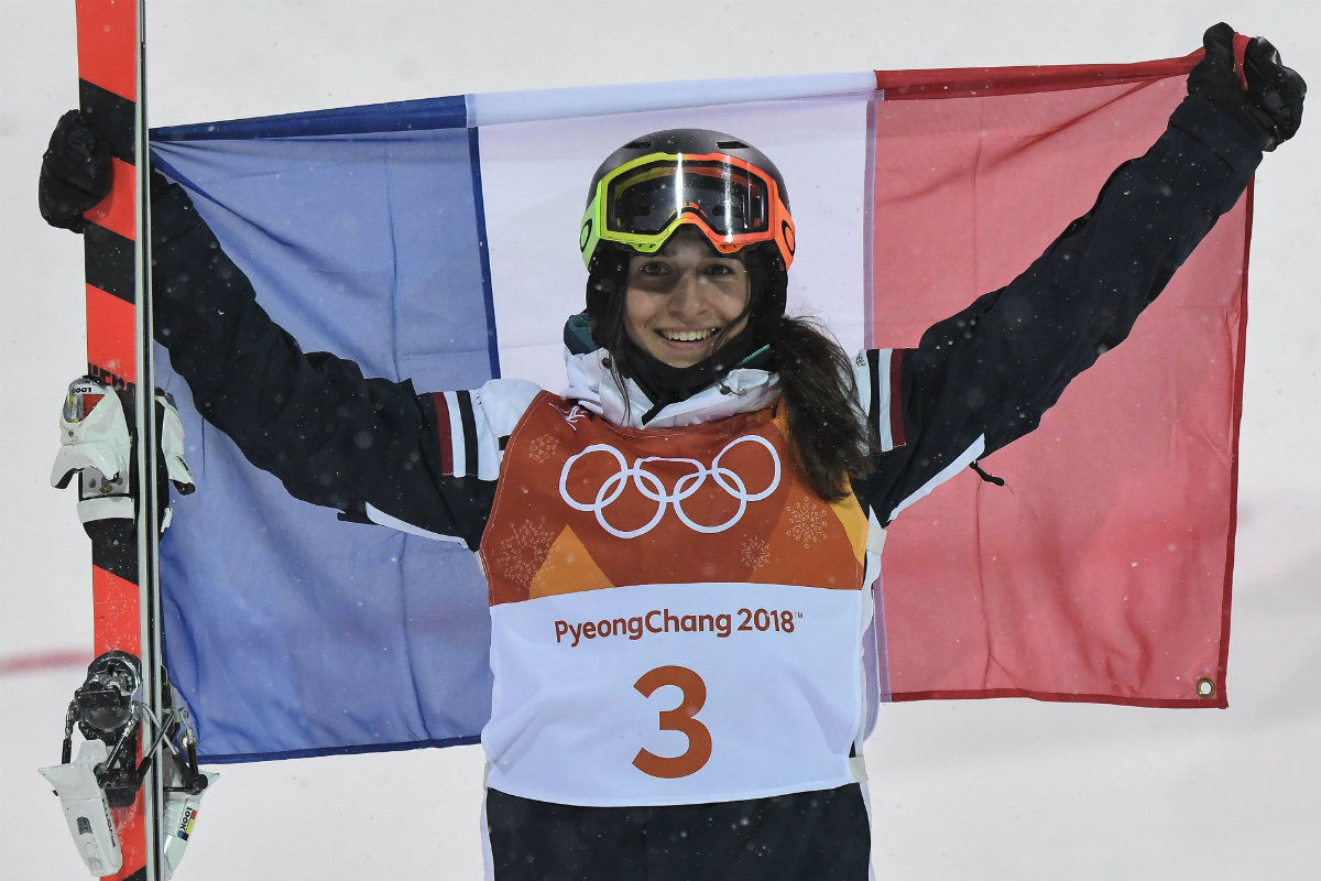 Perrine Laffont ganó oro en la prueba de baches freestyle de esquí acrobático