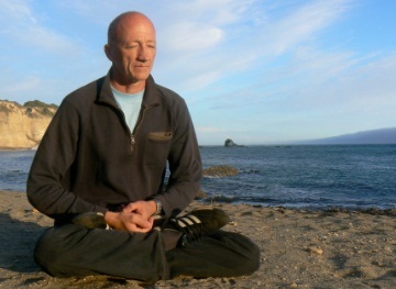 René Mey usa el poder de la meditación para ayudar a la gente.
