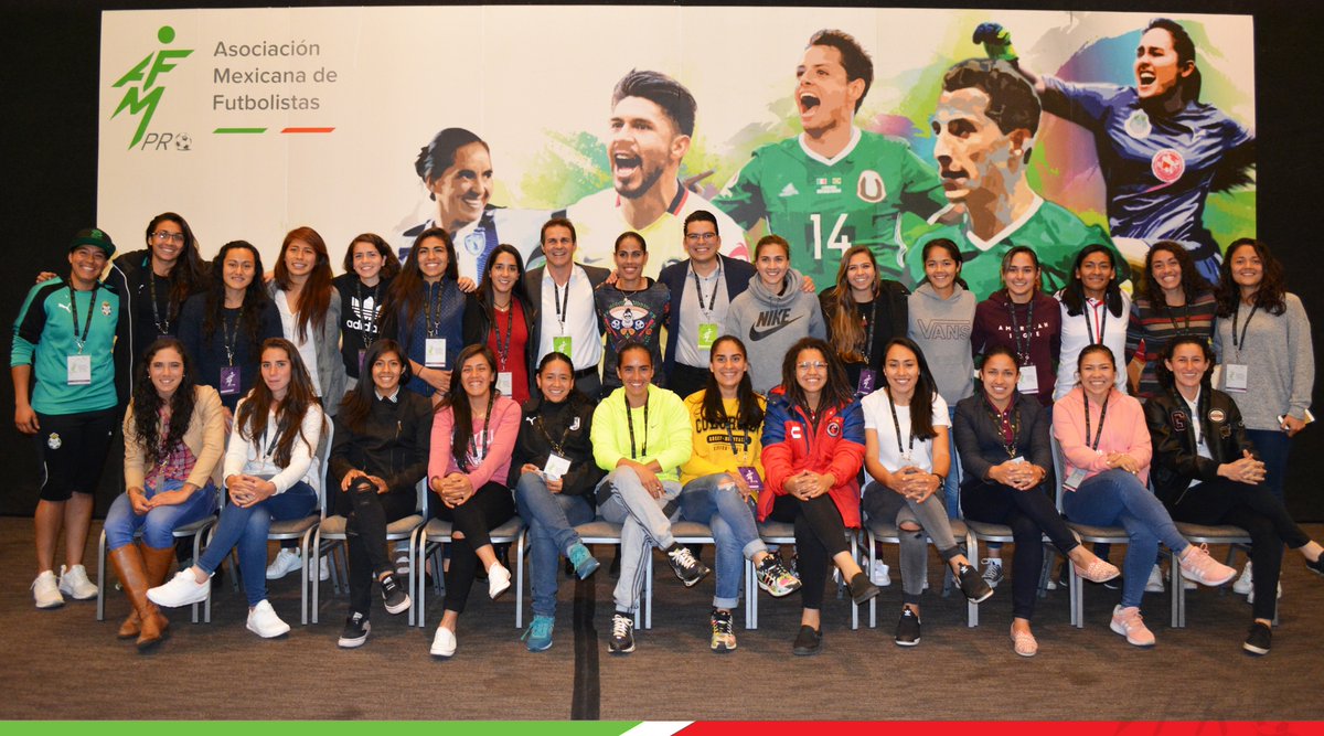 Reunión de jugadoras de la Liga MX Femenil con la AMFpro