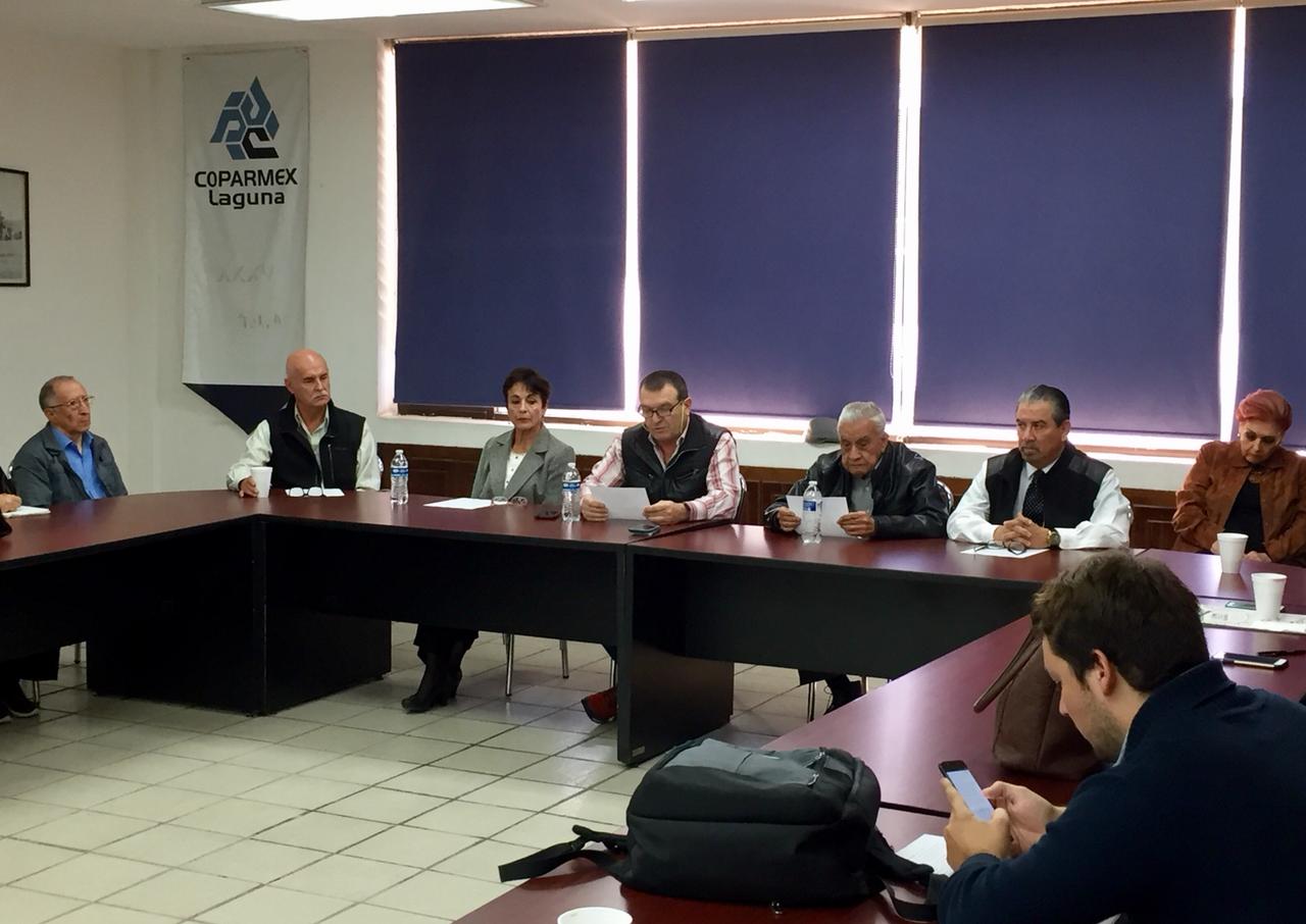 Asociaciones Civiles insisten se investigue la mega deuda.