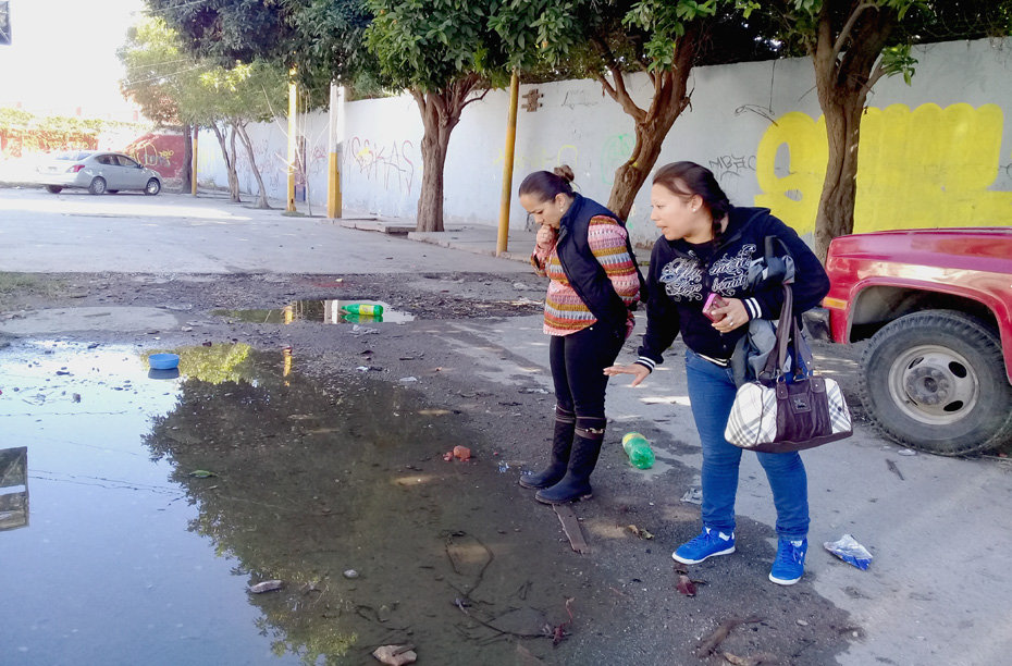 Autoridades acudieron a escuchar las demandas de los afectados.