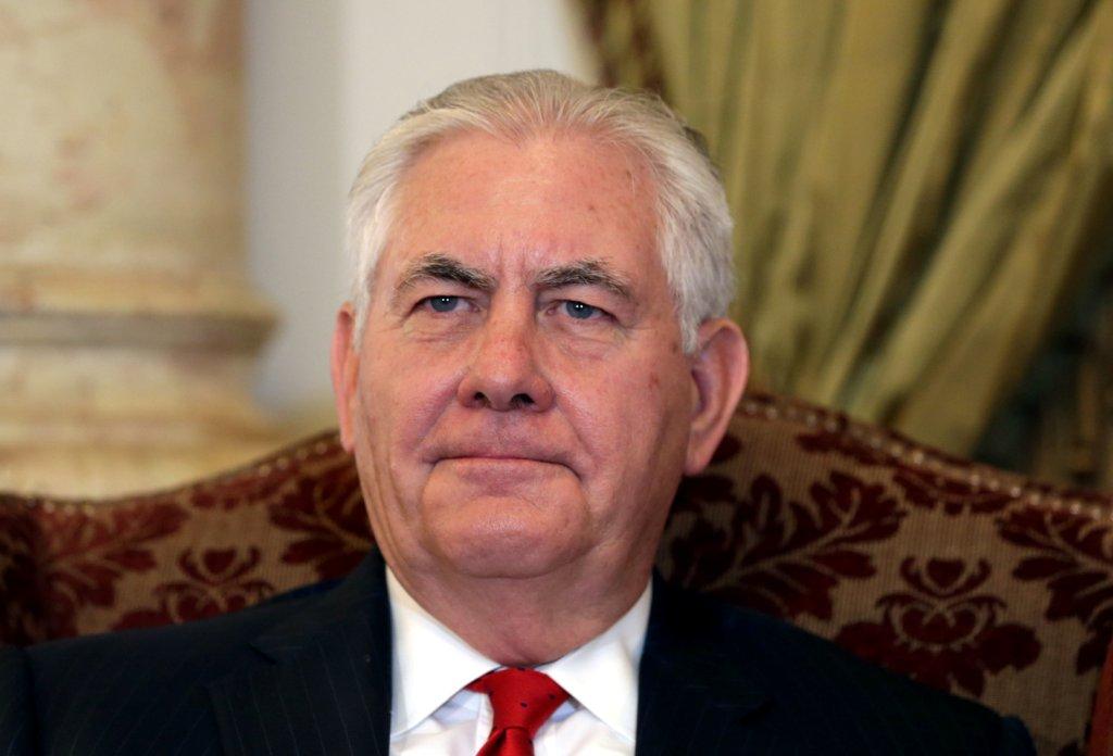 Tillerson dijo que el respeto mutuo es un valor clave en el Departamento de Estado y señaló que un buen ejemplo es el problema del acoso sexual.