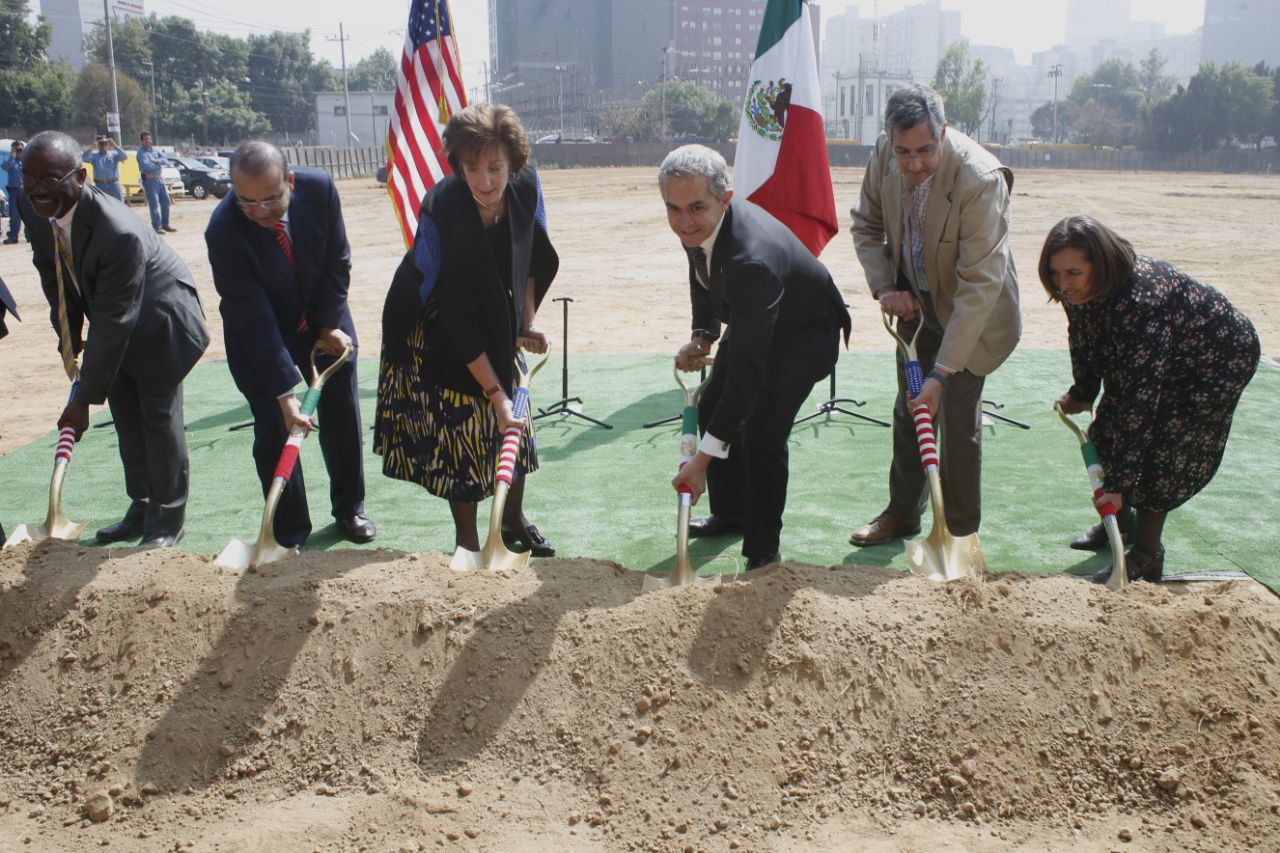 Durante el evento, la diplomática detalló que Estados Unidos ha tenido una embajada en la Ciudad de México desde 1898.
