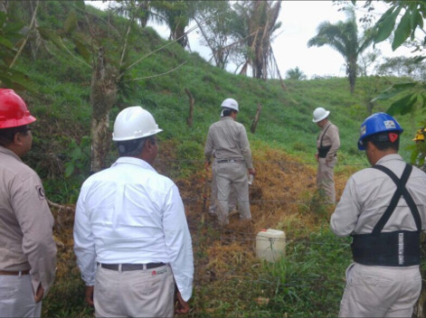 Personal especializado de Pemex y brigadistas en coordinación con Protección Civil, realizaron acciones de mitigación y de recuperación del gas.