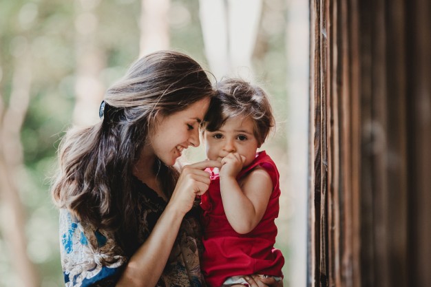 Sigue estos sencillos consejos para fomentar y reforzar una autoestima alta en tu hijo. 