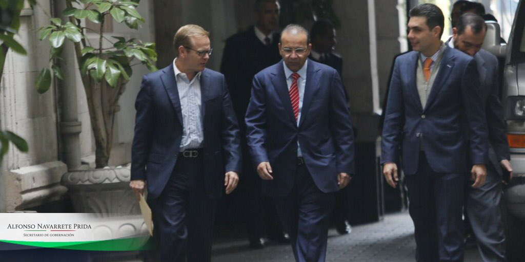 El titular de Gobernación se reunió con el consejero nacional del Partido Verde, Arturo Escobar.