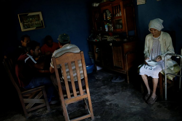 Un apagón dejó sin energía eléctrica a miles en Caracas.