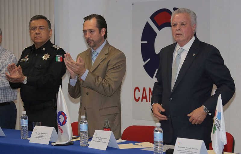 El alcalde de Torreón y el director de la policía tomaron protesta al Consejo de Seguridad.