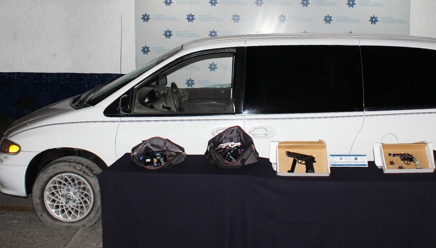 Detuvieron en la colonia Bosques de Amalucan Segunda Sección a dos probables responsables de robo a una tienda departamental.