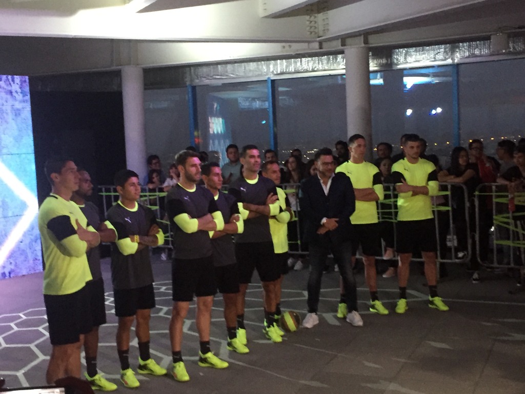 Estrellas de la Liga MX presentan los tenis PumaFuture