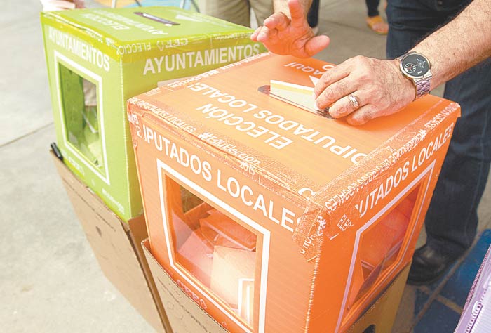 Algunos legisladores buscarán contender por un distrito local o federal.