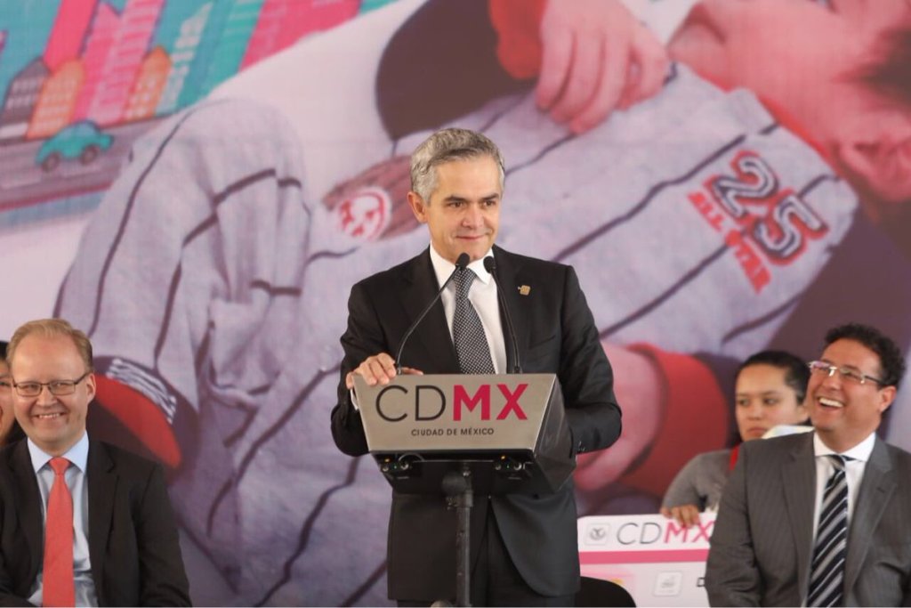 Mancera aseguró que de tomar la decisión de competir por una senaduría lo anunciará directamente a la ciudadanía.