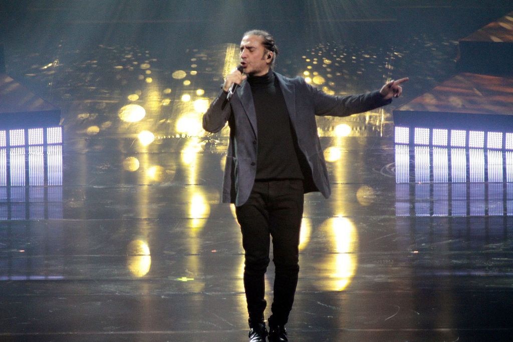 Alejandro Fernández.