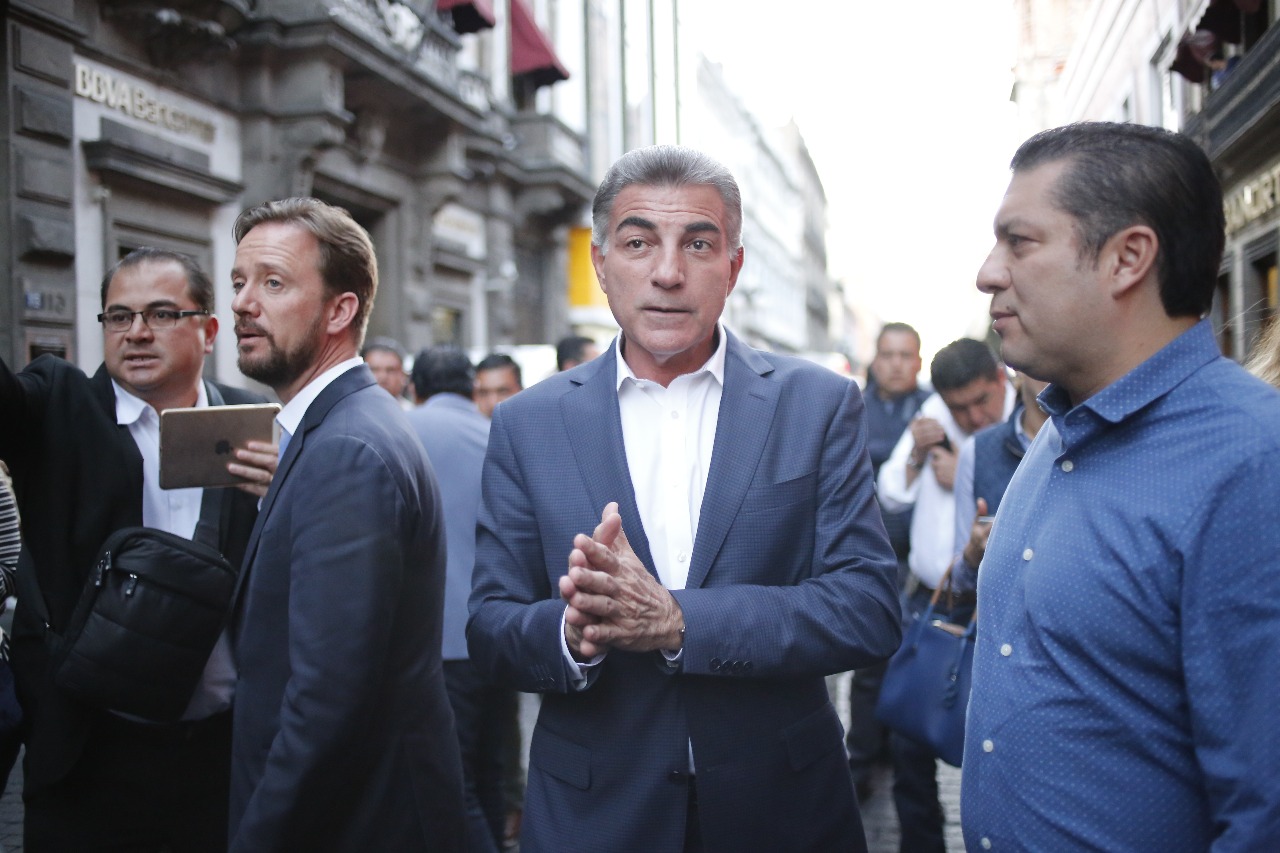 Antonio Gali, gobernador de Puebla, reportó saldo blanco.