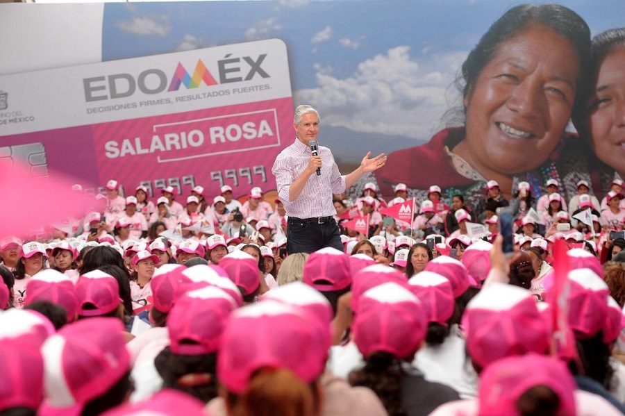 El gobernador reconoció el trabajo doméstico de las mujeres. 