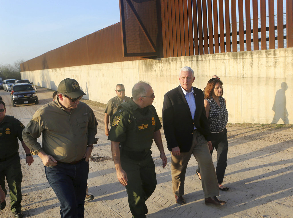La gira se inició al mediodía de este viernes en San Antonio, donde Pence encabezó una comida de recaudación de fondos organizada por el Comité Nacion
