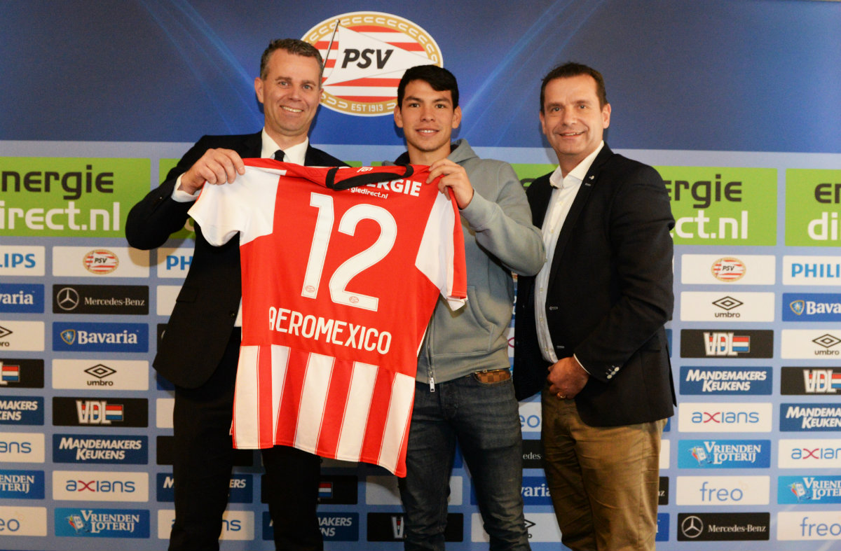 Hirving Lozano en la presentación de Aeroméxico como patrocinador del PSV