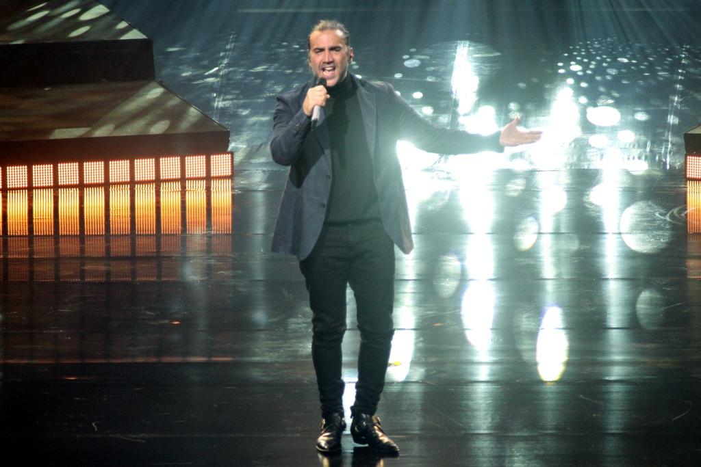 El músico se presentó en el Auditorio Nacional cantando sus temas más exitosos.