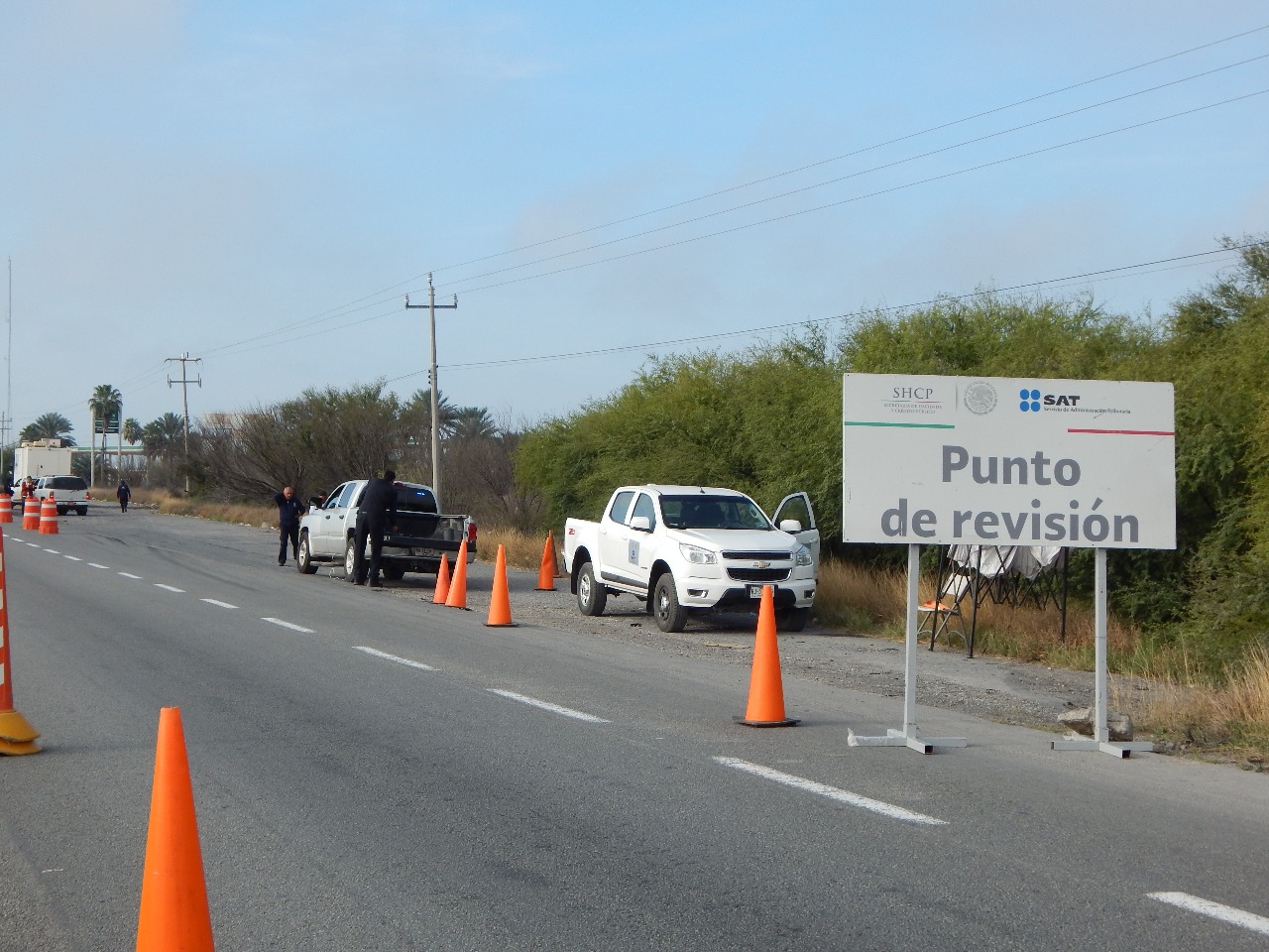 SAT pone en marcha puestos de revisión en carretera de Nuevo Laredo.